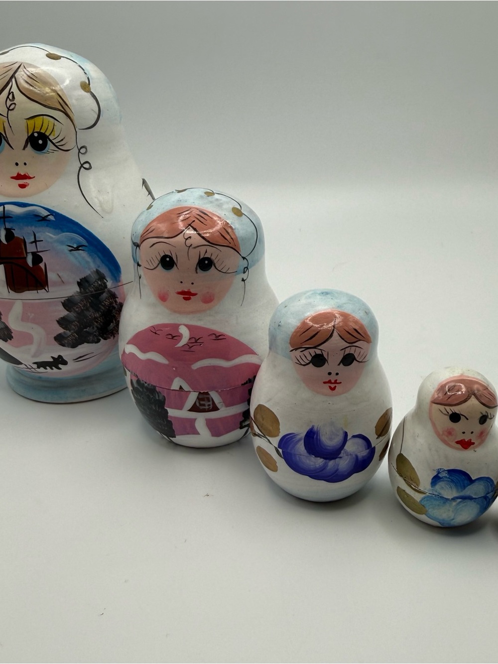 Vintage Matryoshka Nesting Dolls Set of 5 Hand Painted Wood Russian Style 4.5”